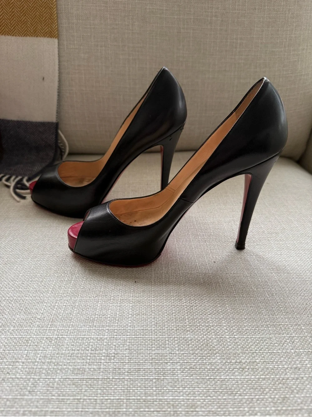 Christian Louboutin Very Privé 120 Peep-Toe Pumps with Red Accents EU Sz 38